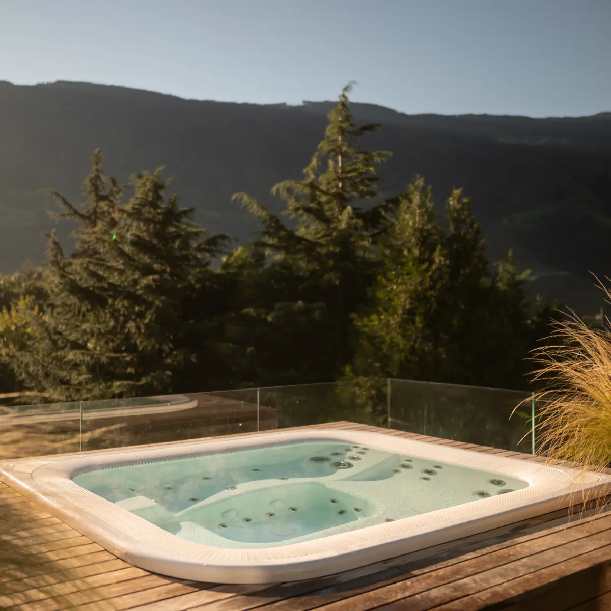 jacuzzi-gal-2